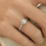 Though bold in design, this floral engagement ring blends effortlessly with various band styles. You can stack it with a plain band for everyday elegance, or pair it with matching floral accents for weddings. Its uniqueness makes it suitable for nature lovers or those seeking something beyond the classic solitaire.