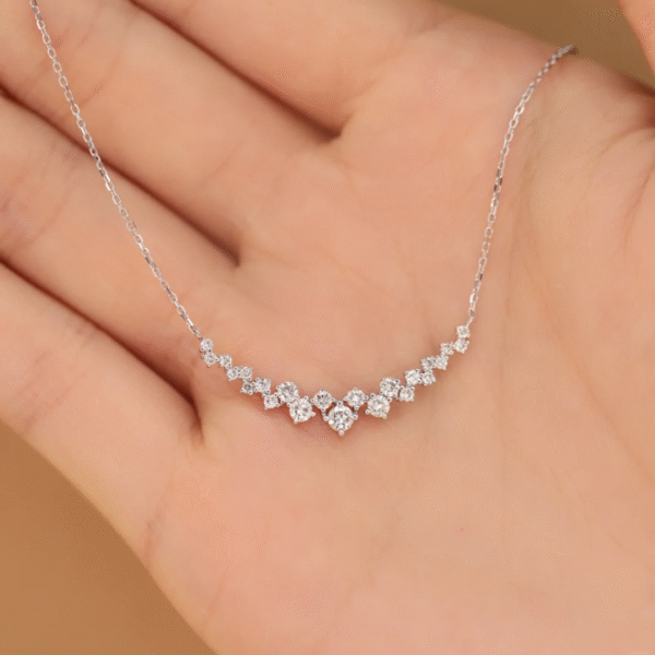 This design features a lab diamond cluster pendant, skillfully blending the sparkle of multiple stones with a graceful and modern arrangement. Moreover, we offer a wide variety of metal choices including 925 sterling silver, 9K, 10K, 14K, 18K gold, and PT950 platinum. In addition, the stones can be customized to moissanite, natural diamonds, lab-grown colored gemstones, or natural gemstones according to your preference.