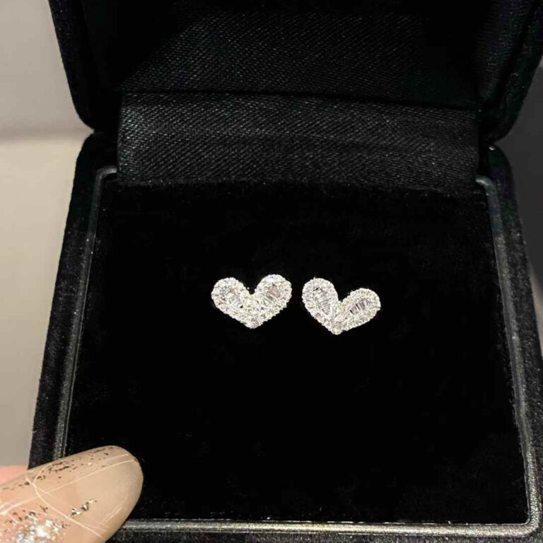 Shop custom heart moissanite earrings with 1pc MOQ. Perfect minimalist engagement fine jewelry with premium brilliance and fully personalized design options.