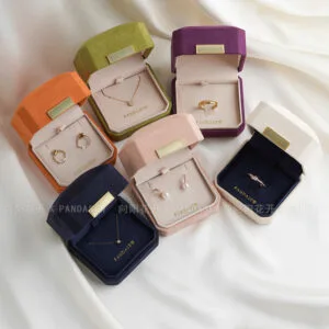 Created specifically for jewelry brands, designers, and studios, this custom logo jewelry box supports both small-batch and larger packaging needs. It works well for rings, earrings, and fine jewelry pieces, whether used as a primary box or part of a layered packaging system. With its elegant form and dependable structure, the box offers a practical yet elevated solution for long-term brand packaging strategies.