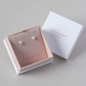 Designed specifically for jewelry brands, designers, and boutiques, this luxury jewelry box offers a reliable packaging solution for rings and necklaces. Whether used for daily sales, bridal collections, or premium gifting, it helps create a polished and professional brand image across all touchpoints.