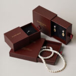 This custom jewelry box supports logo customization, allowing brands to apply their logo for a cohesive packaging experience. In addition, the burgundy color is carefully selected to suit both modern and classic jewelry collections, making it a versatile packaging option for various product lines.
