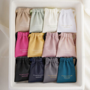 This satin jewelry pouch is ideal for organizing and protecting rings, necklaces, and small accessories. It works well for daily storage, travel use, and jewelry packaging in retail or gifting scenarios. Additionally, the compact and foldable form makes it easy to store in larger boxes or shipping cartons. As a result, brands and customers alike benefit from a storage solution that balances elegance with everyday practicality.