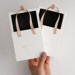 This custom drawer jewelry box features a portable handle and a smooth sliding design. It provides an elegant and professional storage solution for fine jewelry.