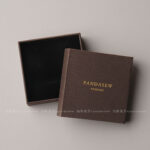 This custom jewelry storage box features a rigid structure and an elegant finish. It provides a secure and professional solution for jewelry branding.