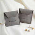 custom microfiber card pouch, small jewelry bag, suede jewelry pouch, branded jewelry packaging, microfiber card sleeve, jewelry pouch with logo, wholesale jewelry bags, slim gift pouch, jewelry card holder, OEM jewelry packaging