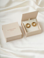 custom book jewelry case, book style jewelry box, branded jewelry packaging, luxury jewelry storage, magnetic jewelry case, jewelry box with logo, wholesale jewelry boxes, simple gift box, jewelry storage box, OEM jewelry packaging