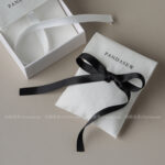 Created specifically for jewelry businesses, this pouch supports consistent brand presentation across retail stores, exhibitions, and e-commerce platforms. It functions well as primary packaging or as an inner protective layer inside jewelry boxes. As part of a complete packaging system, it enhances customer experience while remaining practical, lightweight, and cost-efficient.