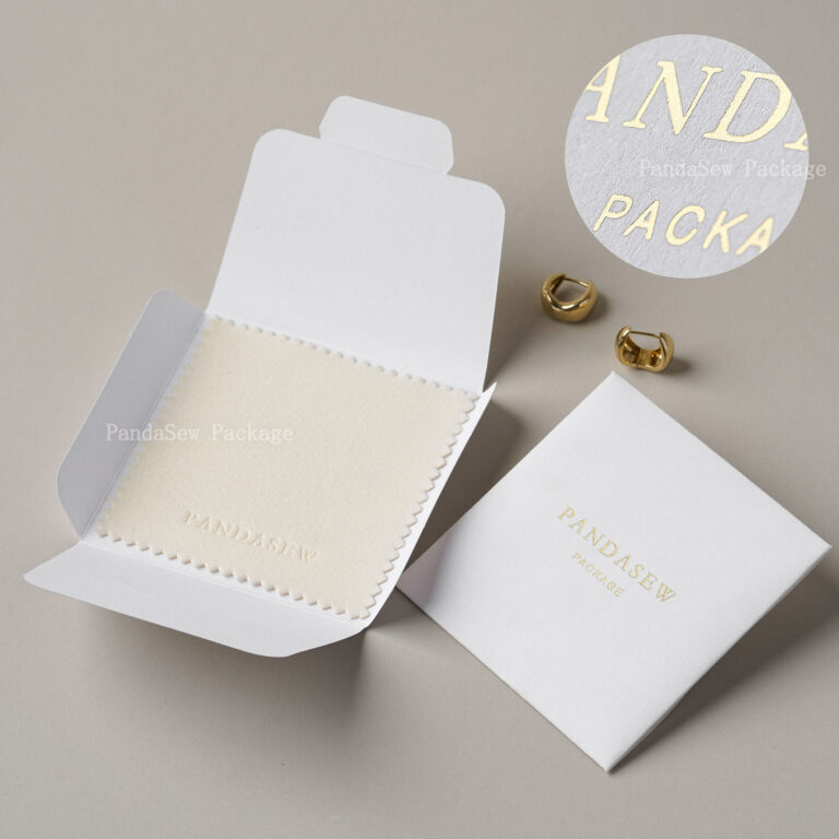 This custom jewelry cleaning cloth features a soft suede texture and high oil absorption. It provides a professional maintenance solution for jewelry