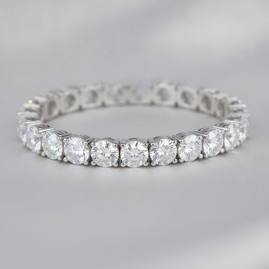 Four-prong tennis bracelet setting example — Alpha Jewelry OEM